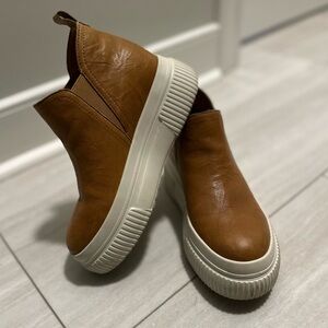 WENDIE Cognac Distressed Leather 5.5